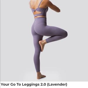 Born Primitive Go to Leggings. Size LARGE.  Lavender.